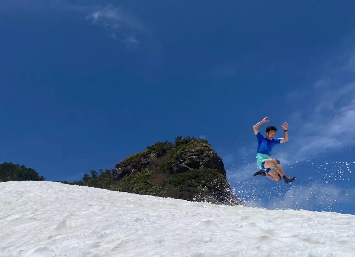 残雪の至仏山
