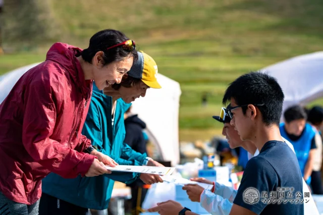 .
10月26日(日)開催
尾瀬戸倉 尾瀬国立公園マウンテンマラソン
エントリー受付中！◆2025年10月26日(日)
尾瀬戸倉尾瀬国立公園マウンテンマラソン
https://oze-nationalpark-marathon.com折り返し地点の富士見田代の先にあるアヤメ平は標高1900mオーバーに位置する湿原で、『天上の楽園』と呼ばれています。素晴らしい自然のある『尾瀬』に『また来たい』と思ってもらえるきっかけを、という想いで開催しています。
本格山岳レースへの参加はちょっとハードルが高いと思われているロードランナーの皆様にも安心して参加いただける、林道を主体とした心地よく登って降ってこれるシンプルなコース設定になっています。キッズレースも同日開催。詳しくは公式サイトをご確認ください。.#日光白根山アセント
#白根アセント
#日光白根山
#尾瀬国立公園マウンテンマラソン
#尾瀬マラソン
#尾瀬
#スカイランニング
#トレイルランニング
#トレラン
#登山